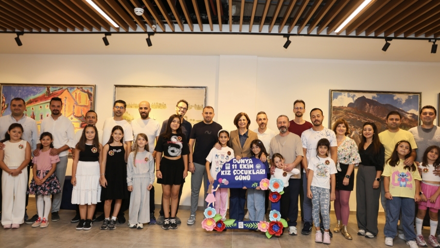 Eskişehir'de kız çocukları ve babaları dans pistinde buluştu